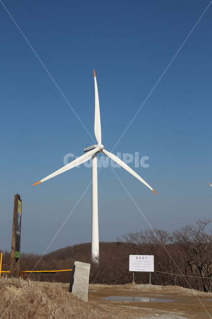 목장,풍력,풍력발전기,풍차,풍경,감성,하늘,동해,강릉,동해전망대,전망대,파랑,산업,industry,industrial,에너지산업,energy industry,machine,기계,engine,엔진,motor,모터