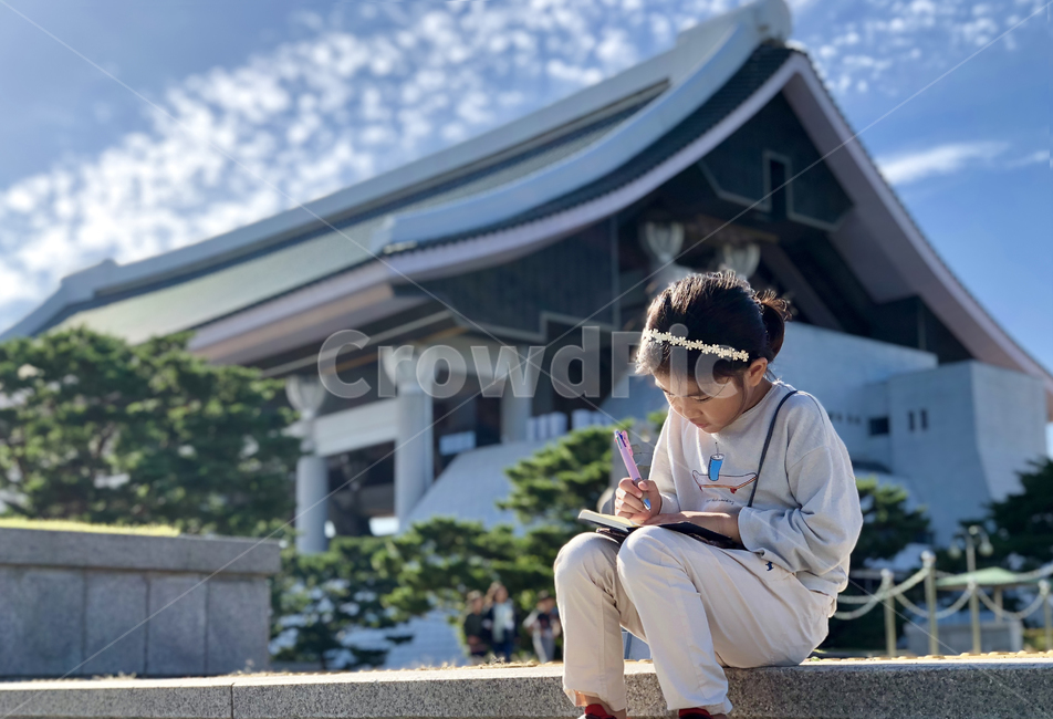 독립기념관,풍경,하늘,사람,인간,딸,가족,소풍,사람,인물,인간,human,person,어린이,어린아이,child,children,kid