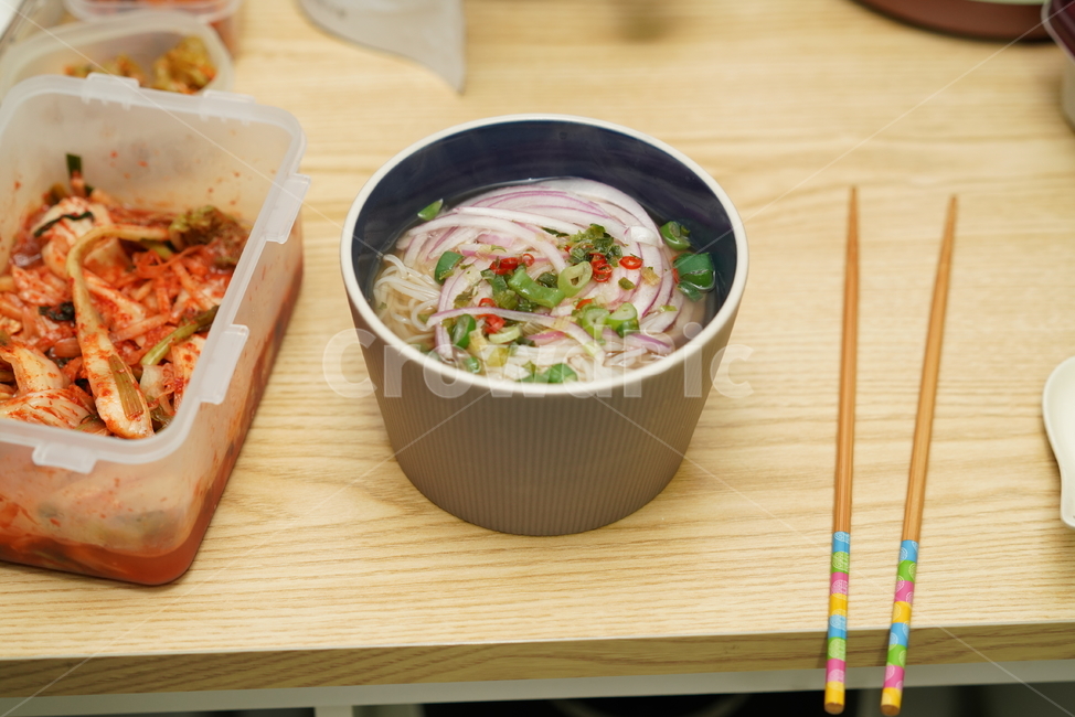 쌀국수,면요리,음식,푸드,noodle,먹거리,food,국물요리,요리,식사,간식,면발,bowl,사발,김치,젓가락,음식,식재료,요리,food,cook,meal,dishes,food reserves