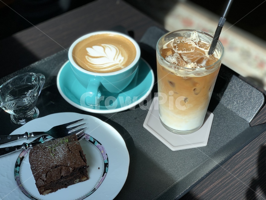 커피,카페,빵,케이크,디저트,coffee,cafe,라떼,latte,브라우니,음식,식재료,요리,food,cook,meal,dishes,food reserves,디저트,간식,후식,dessert,snack,커피,카페,coffee,cafe