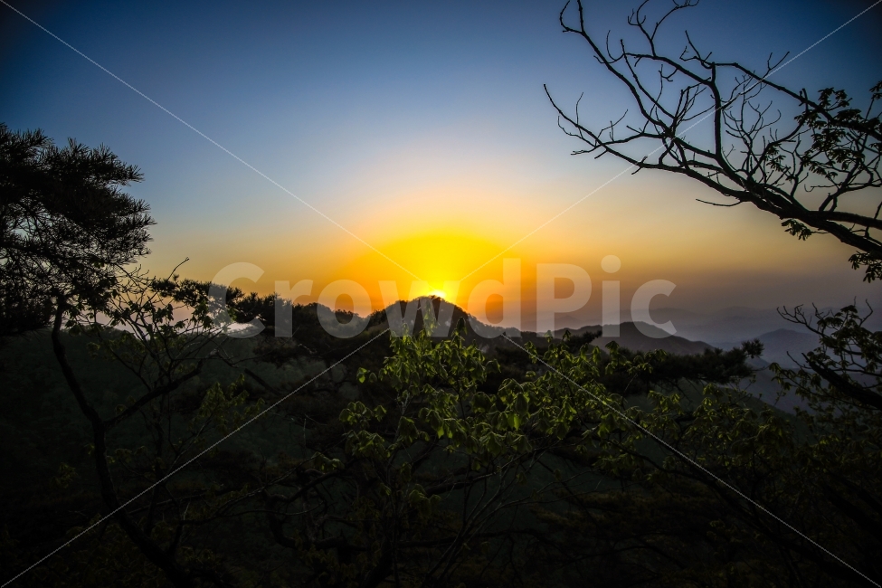 용문산,아침,새벽,일출,해,자연,풍경,nature,landscape,flare,플레어,light,빛,outdoors,옥외,dawn,sunset,일몰,red sky,붉은 하늘,sky,하늘,dusk,황혼
