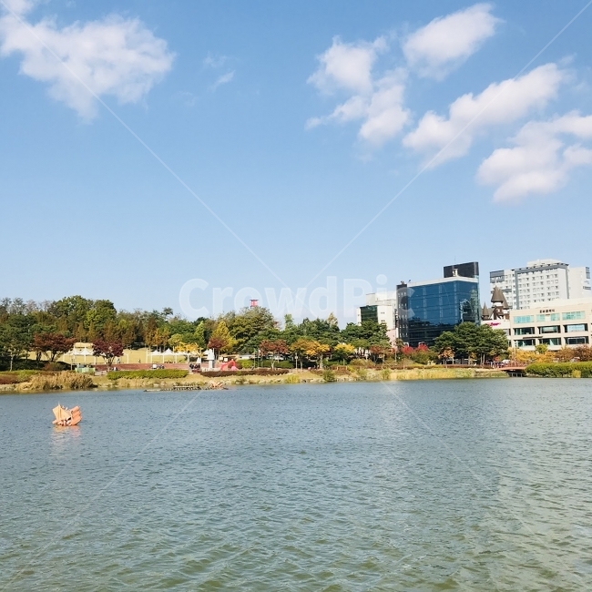 sky,lake,blue,하늘,호수,가을,계절,fall,autumn,season,도시,풍경,city,landscape,한국도시풍경,한국도시경관,korea cityscape,water,물,outdoors,옥외,nature,자연