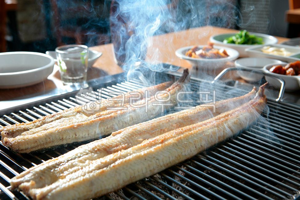 장어구이,고창장어,풍천장어,셀프장어구이,풍천장어구이,고창장어구이,고창풍천장어,민물장어,장어요리,고창민물장어,풍천민물장어,먹방,민물장어구이,물고기,초복,중복,말복,참숯,참나무숯,숯불,참나무숯불,숯불구이,장어숯불구이,민물장어숯불구이,말복음식,초복음식,중복음식,복날,복날음식,건강식,영양식,보양식,건강,건간음식,영양음식,보양음식,먹거리,맛집,한식,한정식,음식,한국음식,전통음식,건강요리,요리,전통요리,한국요리,음식점,식당,한국음식점,한국식당,원기회복,셀프장어,장어,석쇠,구이,식사