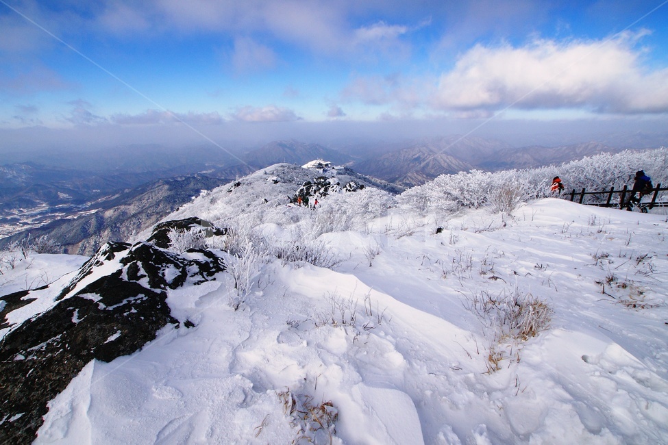덕유산,설경,푸른하늘,눈,상고대,무주,주목,겨울,계절,winter,season,자연,풍경,nature,landscape,outdoors,옥외,mountain,산,mountain range,산맥