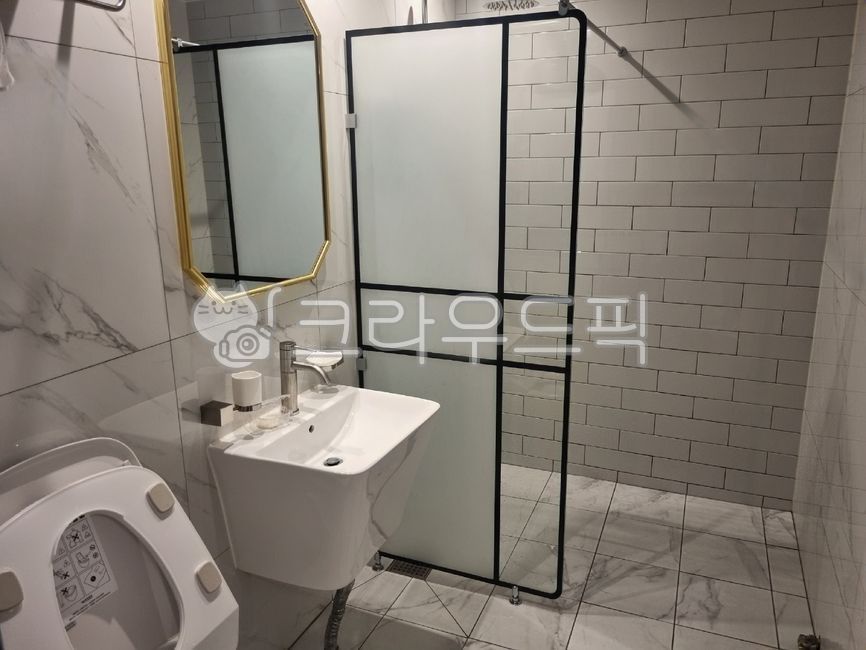 ledindirectlighting,shower,indirectlighting,mirror,remodeling,indirect lighting,sunflower shower,washstand,remodelling,indirectillumination,led indirect lighting,interior,tiles,interiorlightbulb,interior light bulb,electriclight,tile,ceiling lights,wood,i