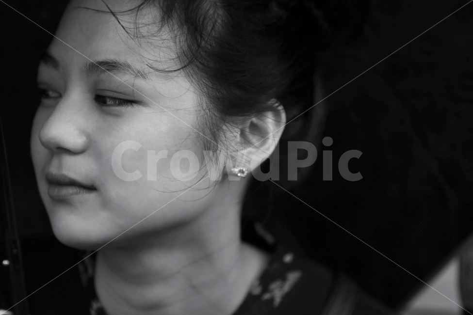 거리,바람,가을,감성,street,girl,mood,autumn,feelings,흑백,bnw,사람,인물,인간,human,person,얼굴표정,facial expression,face,여성,여자,woman,female,lady,감정표현,기분,feeling,emotion,흑백,모노톤,monochrome,black and white