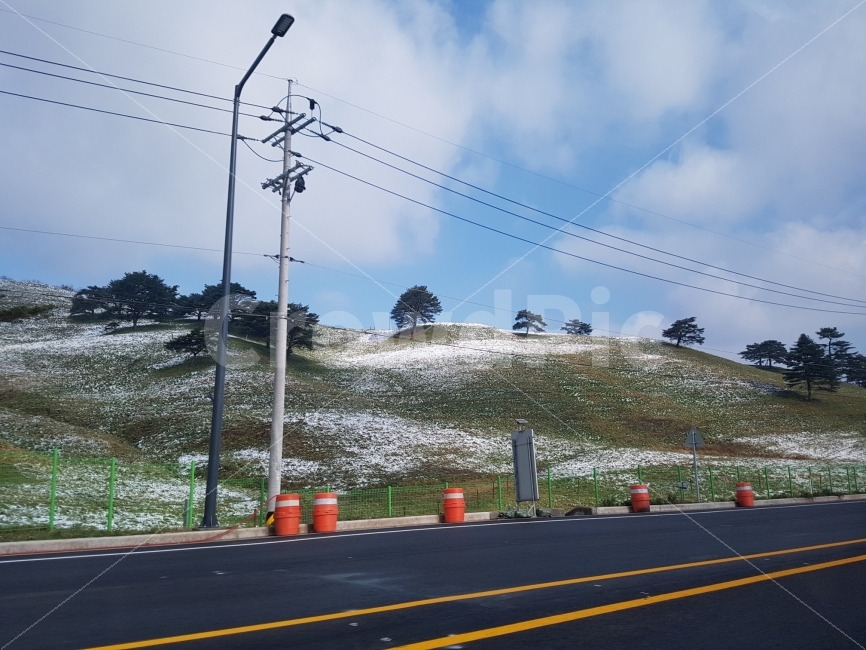 일상,강원도,여행,눈,겨울,가을,공존,하늘,교통,교통수단,traffic,transportation,asphalt,아스팔트,road,도로