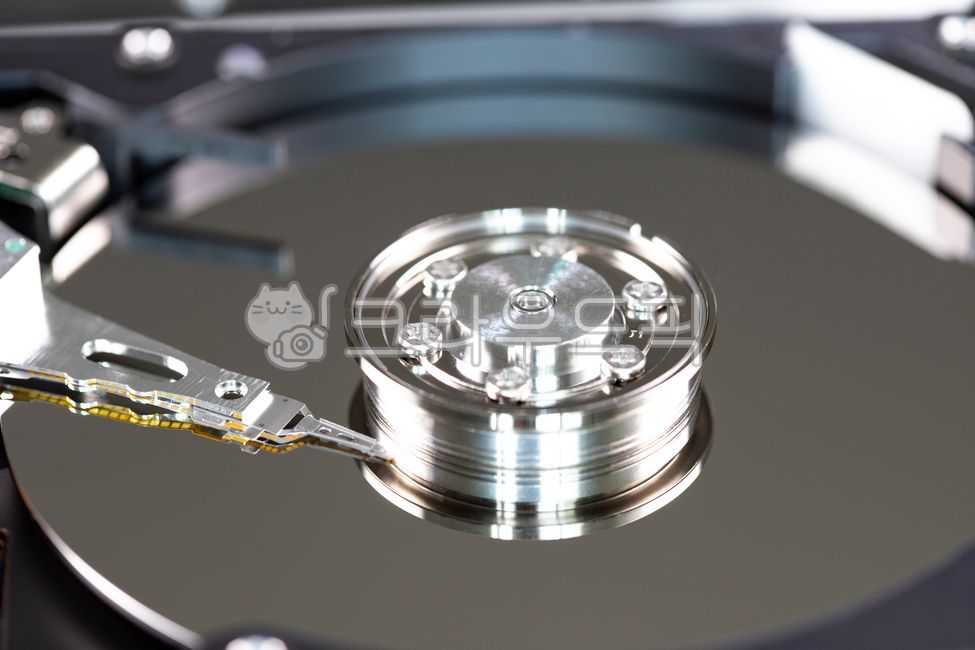 data,document,save,hard disk,computer,file,Opening,record,physical,signal,write,storage device,hardware,close up,storage medium,read,surface,metal,equipment,technology,Gouging,Contact,disk,science,computer hardware,self,back up,information,drive,open,obje