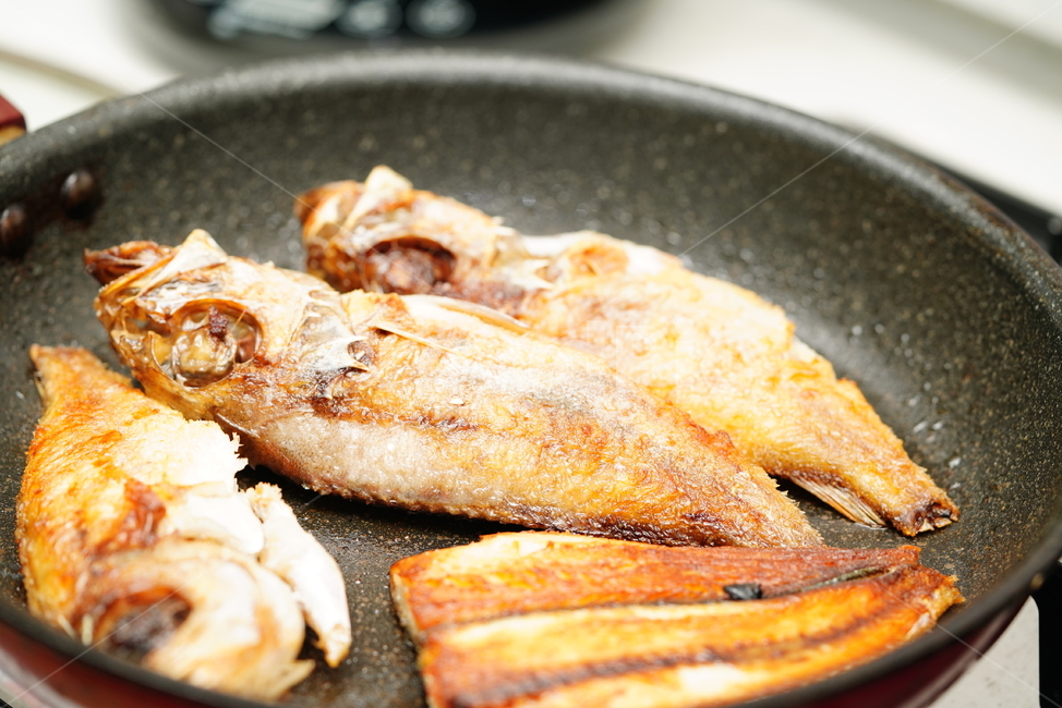 생선,반찬,안주,먹거리,음식,푸드,fish,구이,요리,후라이팬,식사,food,집밥,수산물,해산물,fishery products,seafood