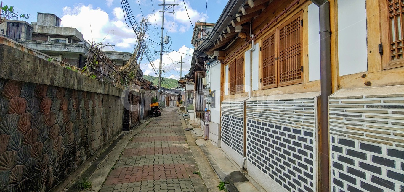 walkway,path,통로,sidewalk,보도,pavement,포장,flagstone,판석,한옥,한국길거리