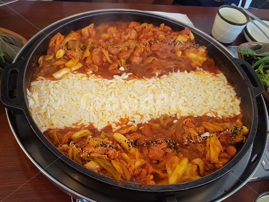 치즈닭갈비,외식,고기,매운음식,회식,spicy,음식,식재료,요리,food,cook,meal,dishes,food reserves,한식,한국음식,한국요리,korean food,korean dishes,korean meal,korean cook
