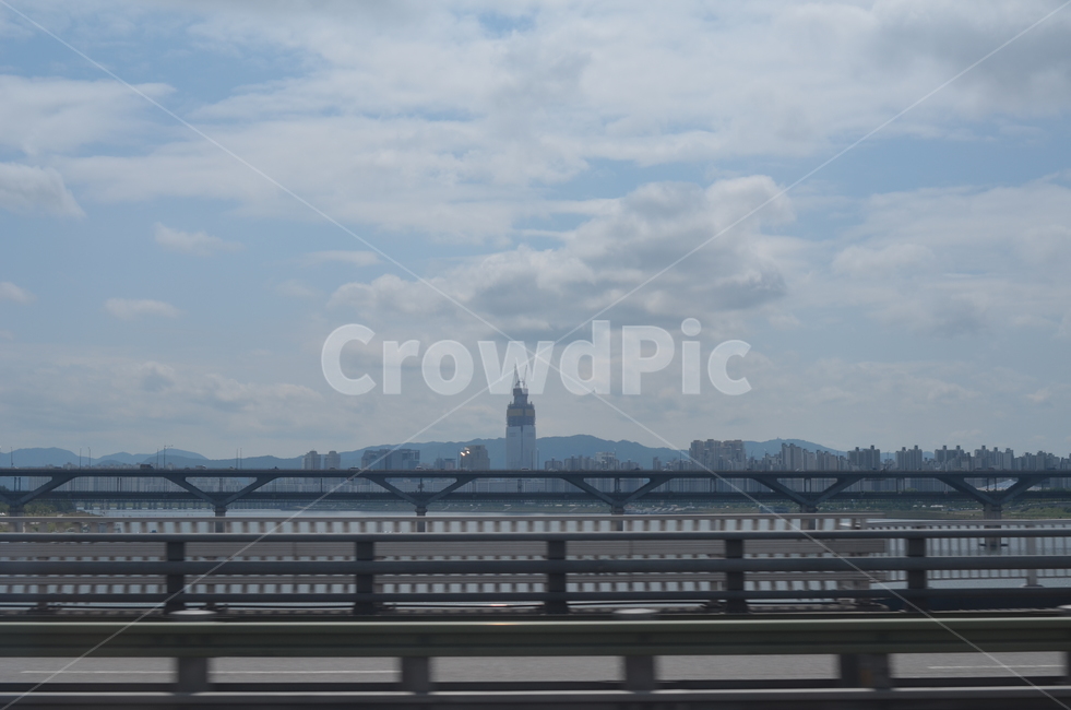 다리위,대교,부산,바다,하늘,구름,부산바다,달리는차안,bridge,sea,sky,largebridge,가드레일,busan