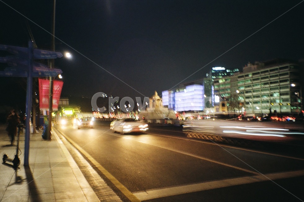 광장,저녁,도시,거리,필름카메라,필름사진,필름느낌,필름,아스팔트,road,도로,car,차,automobile,자동차,transportation,교통,교통,교통수단,traffic,transportation