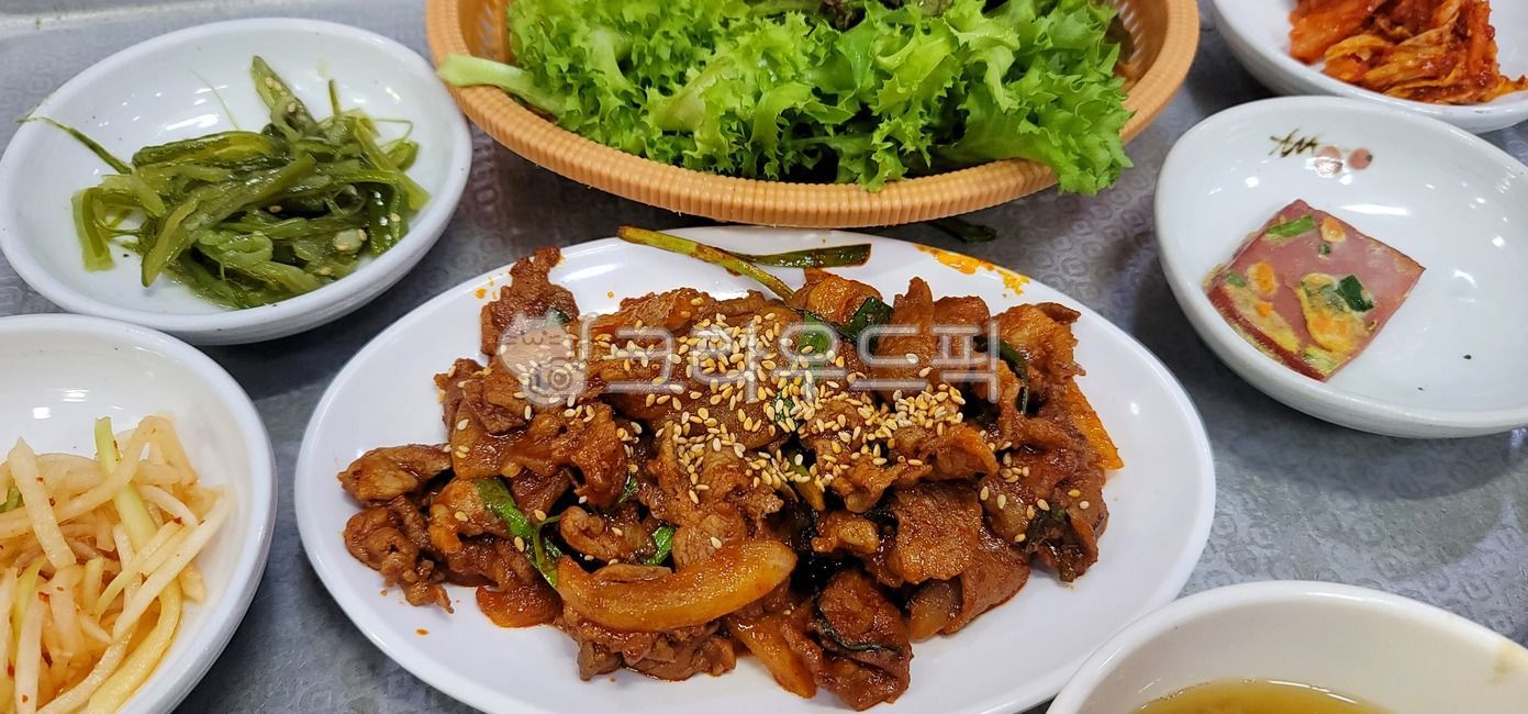 제육볶음,두루치기,돼지두루치기,정식,백반,한국요리,한국음식,돼지고기,음식,식재료,요리,food,cook,meal,dishes,food reserves
