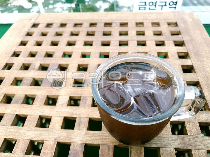 음료수,음료,커피,아이스커피,커피잔,컵,icecoffee,아이스티,아이스아메리카노,마실것,icetea,카페,coffeecup,cup,유리잔