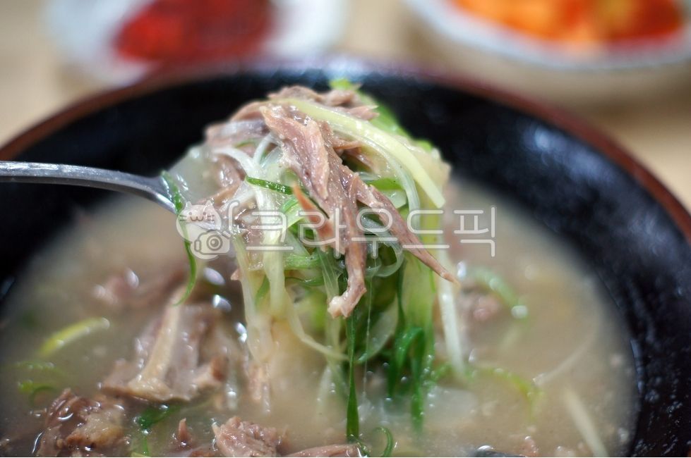 plating,soup,brackensoup,Jeju local food,Bracken Haejangguk,bowl,Meat soup and rice,meatsoup,Korean food,bracken meat stew,kfood,cooking,foodpresentation,Gukbap,Korean cuisine,brackenmeatstew,reserves,food,pottery,porkstew,earthen pot,Plating,earthenpot,h
