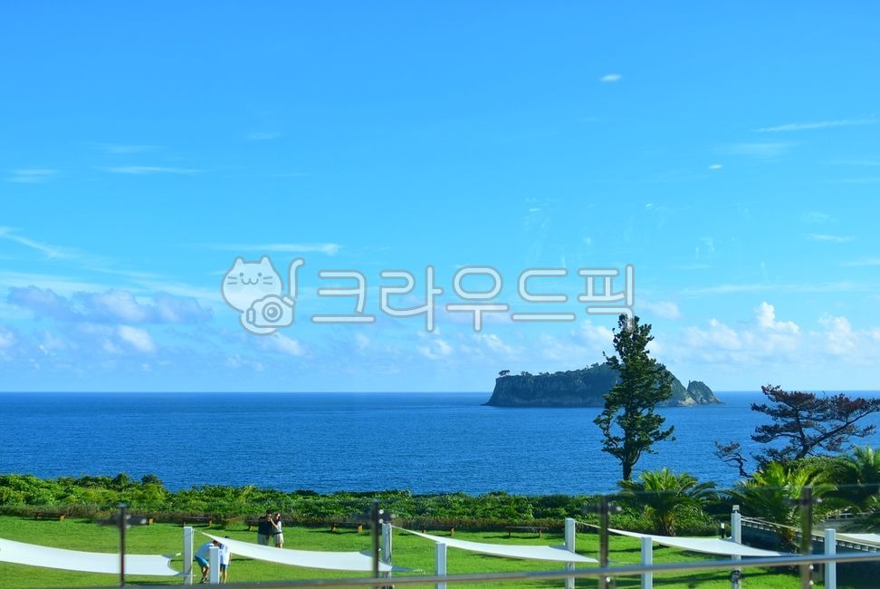 blue sky,coastline,nature,clear sky,island,sea island,sea,cloud,seascape,Beach,ocean,sight,waterfront