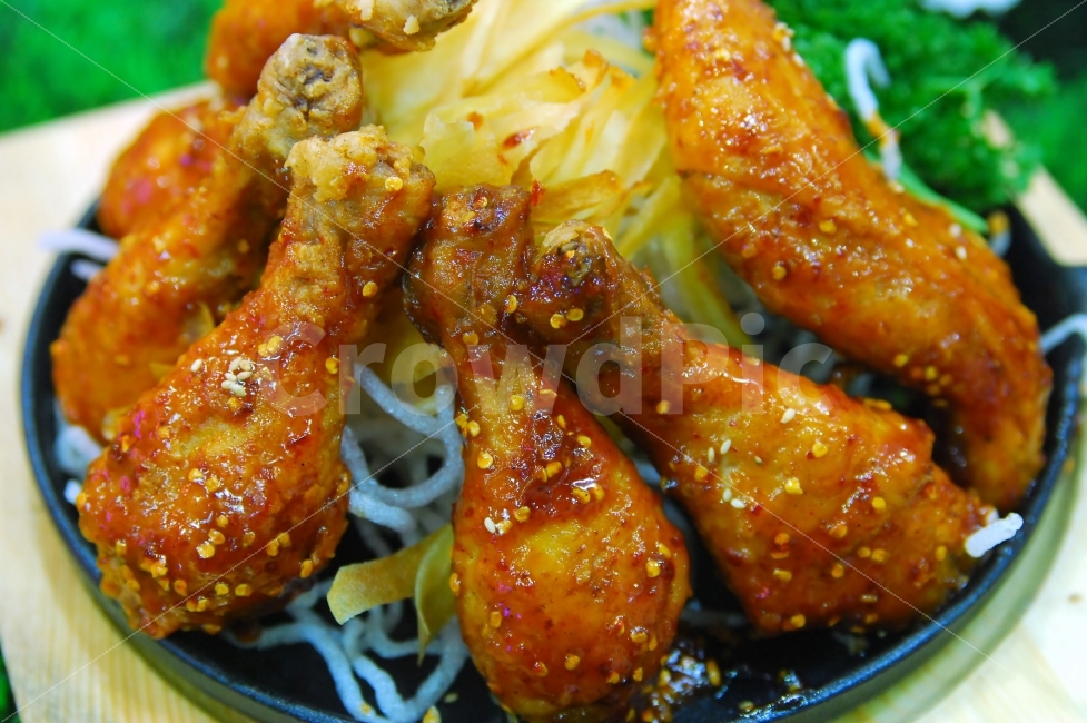치킨,양념치킨,양념,닭,닭고기,닭요리,야채,육류,고기,간식,음식,식재료,요리,food,cook,meal,dishes,food reserves,육류,고기,meat