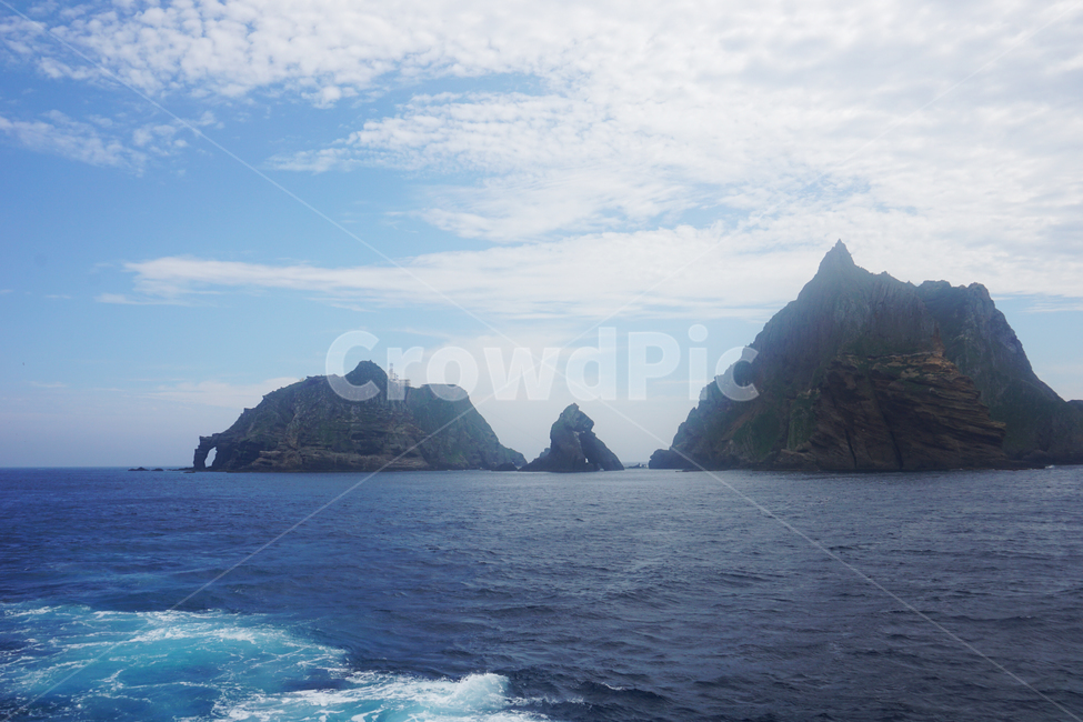 독도,울릉도,우리땅,섬,dokdoisland,dokdo,island,바다,한국,한국섬,동해,theeastsea,sea,여름,파랑,koreaisland,ulleungdoisland,하늘,blue,관광,seagull,자연