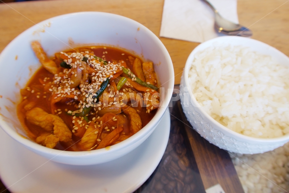 고추장불고기,불고기,밥,쌀밥,고추장양념,점심,맛있다,korean,cuisine,asian,food,bulgogi,gochujang,dish,pork,spicy,hot,plate,fried,lunch,restaurant,kimchi,dinner,barbecue,vegetables,grill,bbq,한국음식,음식,요리,집밥,음식,식재료,요리,food,cook,meal,dishes,food reserves,한식,한국음식,한국요리,korean food,korean dishes,korean meal,korean cook