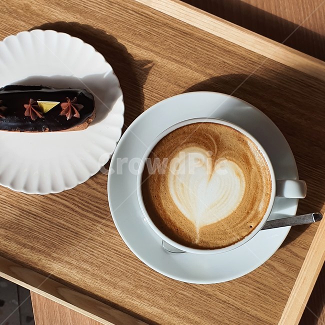latte,라떼,coffeecup,마실것,cup,컵,카페라떼,디저트,카페,휴식,커피,카페,coffee,cafe