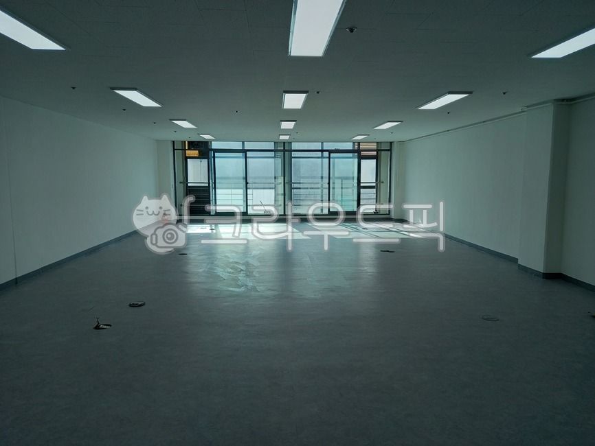 factory,home repairs,Repair of defects,office,storage,interior