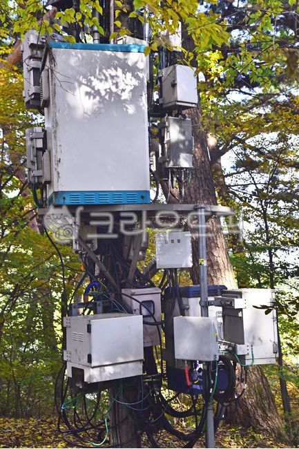 antenna,mobile communication repeater,it,technology,mountain repeater,Electronic products,spread,wireless communication,network,Wiring,5g,mobile communication,4g,machine,wireless repeater,receiving set,communication,lte,base station,facility,transmitter,r
