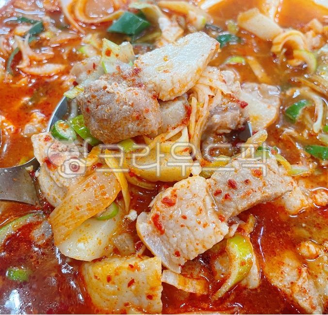 soup,stew,Gochujang stew,green onion,pork,vegetable,Pork and red pepper paste stew,food,pig,meal,Gochujang pork stew,potato,ladle,Gochujang Pork Stew,meat,Gochujangjjigae