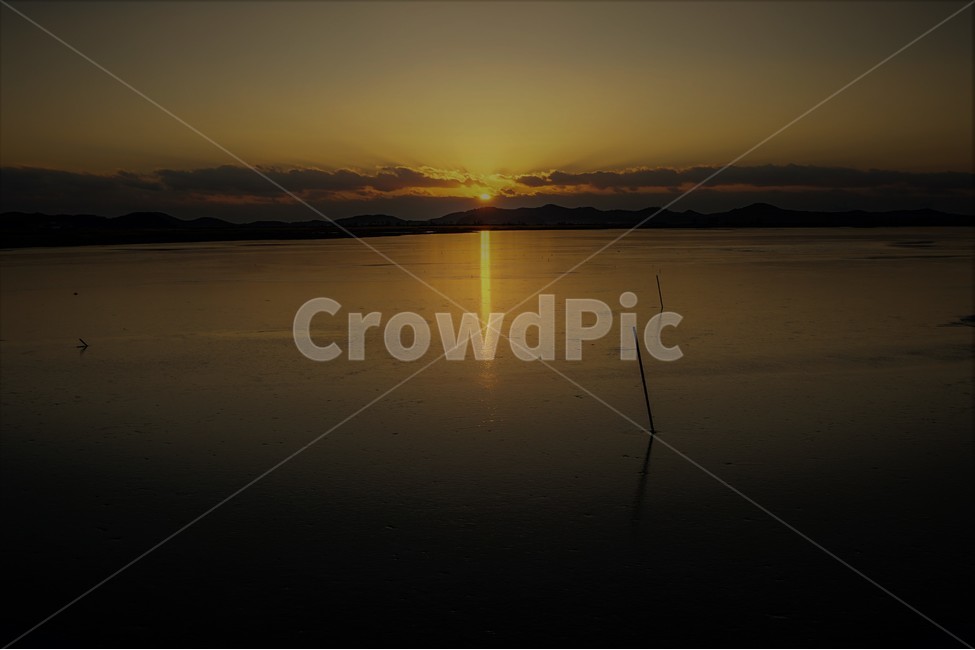 일몰,석양,해넘이,바다,서해,풍경,자연,풍경,nature,landscape,sunlight,햇빛,flare,플레어,light,빛,outdoors,옥외,sky,하늘,dawn,새벽,sunset,red sky,붉은 하늘,dusk,황혼
