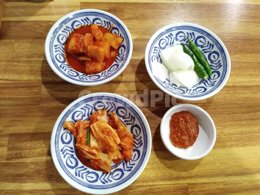 food,음식,dish,요리,meal,식사,김치,채소,고추,양파,된장,한국음식,테이블