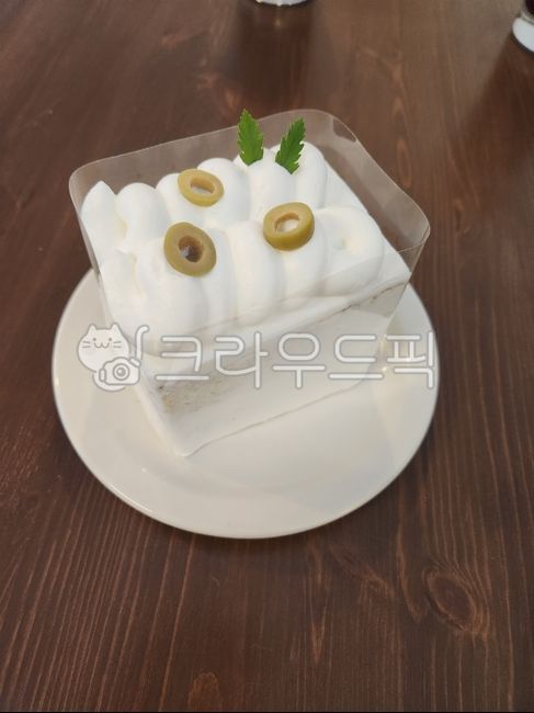 food,음식,케이크,생크림케이크,올리브,그린올리브,조각케이크,디저트,카페,cafe,cake,oilve,oilvecake,힐링