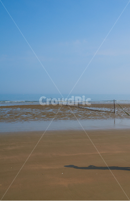 갯벌,그림자,모래사장,바다,하늘색,자연,풍경,nature,landscape,water,물,ocean,대양,sea,outdoors,옥외,shoreline,해안선