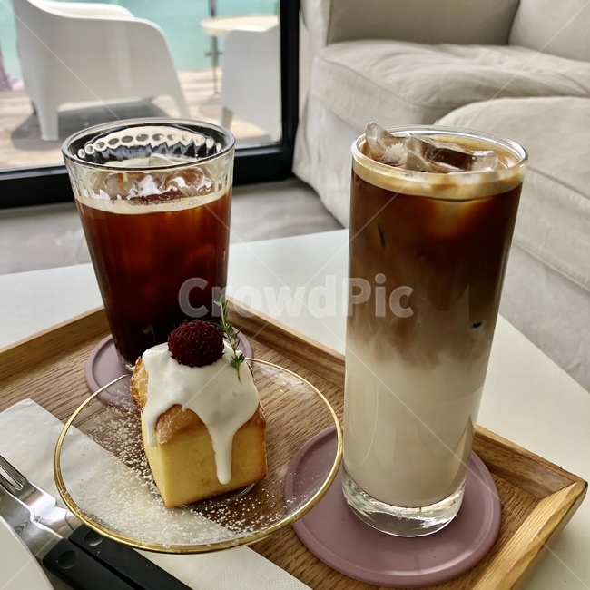 커피,카페,디저트,감성,coffee,cafe,latte,concept,food,bread,dessert,여유,데이트,그릇,접시,음식,빵,healing,rest,얼음,스콘,카페라떼,커피,카페,coffee,cafe
