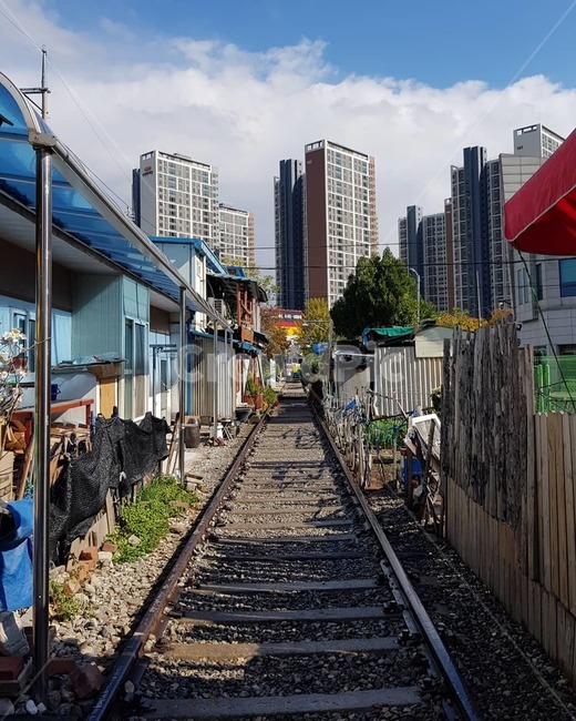 철도,기찻길,군산,아파트,파란하늘,하늘,기차,구름