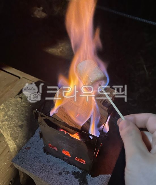 마시멜로우,화로,스모어쿠키,마시멜로,캠핑