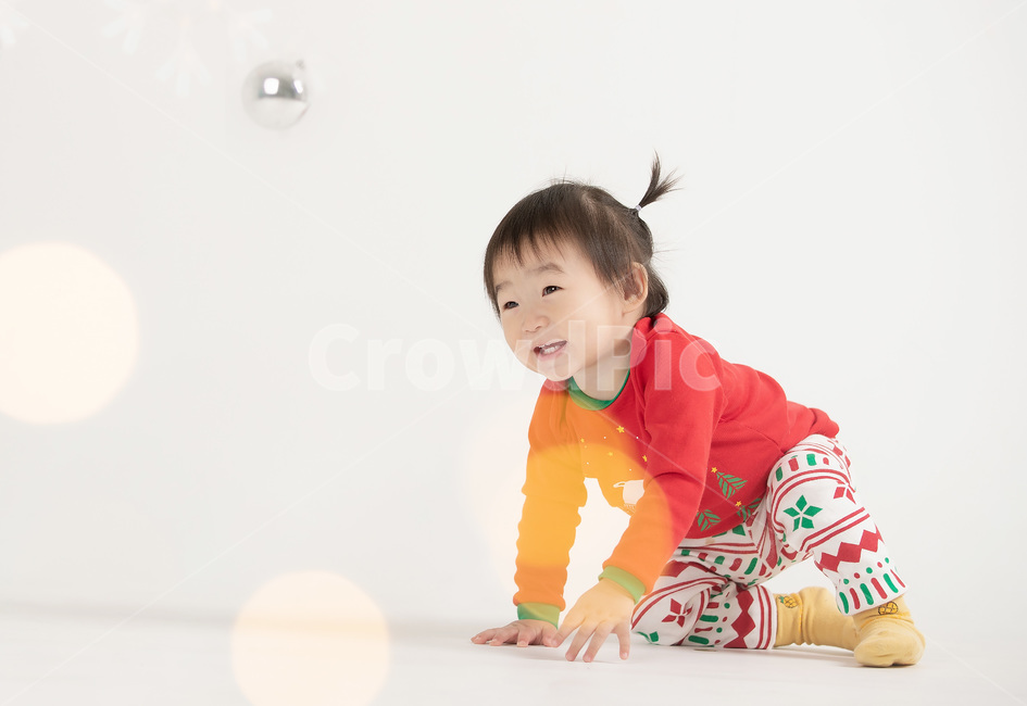 크리스마스,성탄절,christmas,아기,baby,apparel,clothing,의류,사람,인간,의복,human,person,사람,인물,인간,human,person,영유아,아기,애기,아이,infants,baby