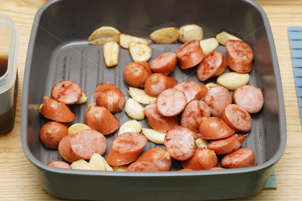 소세지,햄,반찬,음식,food,요리,먹거리,간식,술안주,팬,마늘,식사,음식,식재료,요리,food,cook,meal,dishes,food reserves