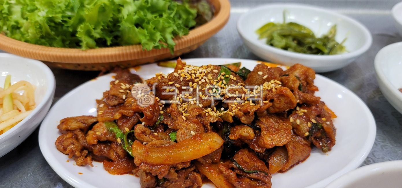 Formally,Stirfried pork,Korean cuisine,Korean food,Pig roll,vitiligo,Duruchigi,pork
