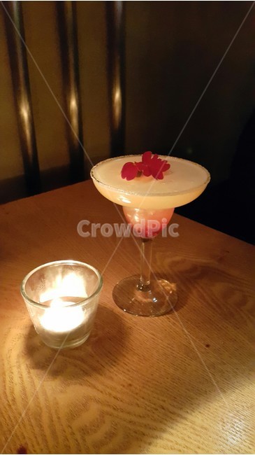 칵테일,분위기,조명,꽃,cocktail,바,bar,초,감성사진,촛불,감성,술,주류,alcohol