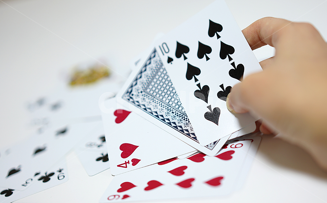 포커,원카드,카드놀이,카드게임,도박,플레잉카드,트럼프카드,playingcard,trumpcard,poker,사람,인물,인간,human,person,신체일부,몸,body,게임,오락,놀이,game,play