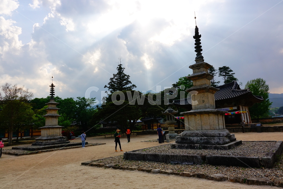 실상사,사찰,삼층석탑,국보,남원,조각상,동상,석상,조형물,statue,bronze statue,stone statue,사람들,대중,군중,other people,crowd,종교,신앙,religion,belief,faith