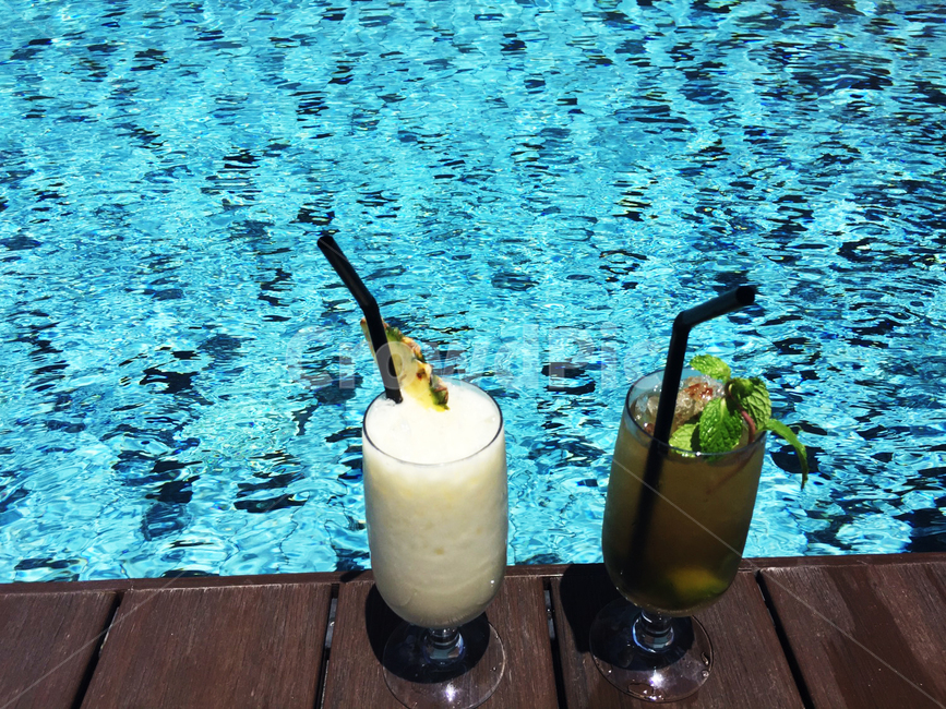 수영장,칵테일,모히또,음료수,피나콜라다,여행,휴식,여름,계절,summer,season,여행,휴가,traveling,vacation,trip,술,주류,alcohol,beverage,마실 것,drink,음주,juice,주스
