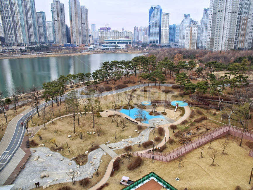 아파트,공원,호수,호수공원,park,lake,bilolding,건물,city,고층건물,도시,풍경,city,landscape