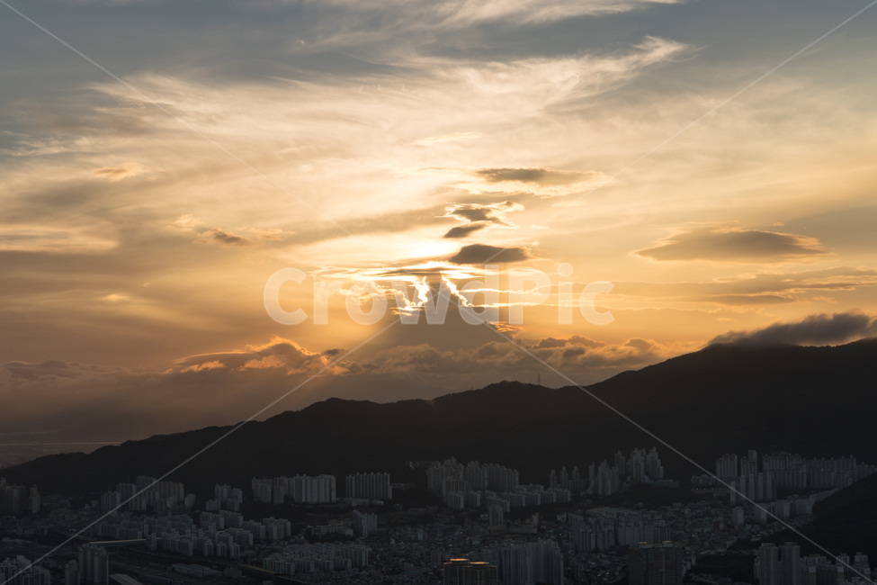 산,구름,빛,일몰,황령산,도시,풍경,city,landscape,nature,자연,outdoors,옥외,경치