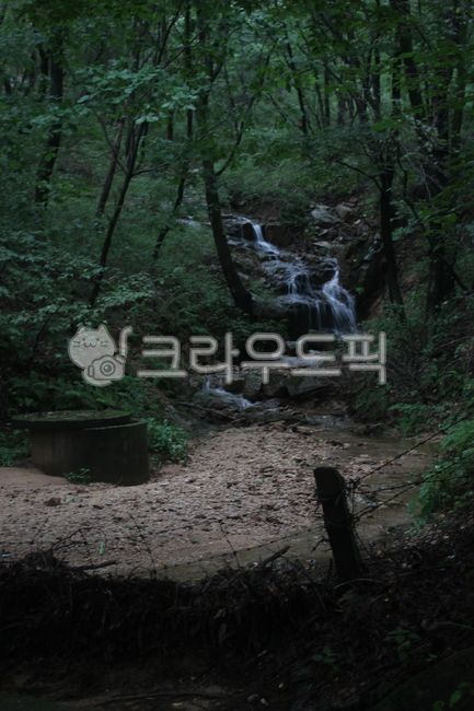 계곡,폭포,금지,철조망,어둠