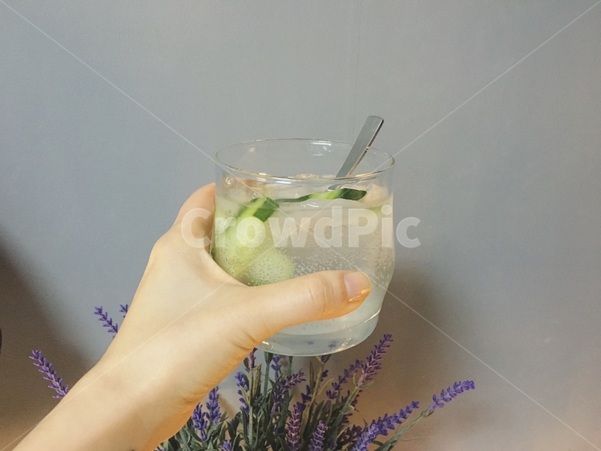 진토닉,홈바,감성,homebar,칵테일,ginandtonic,gintonic,감성사진,배경,cocktail