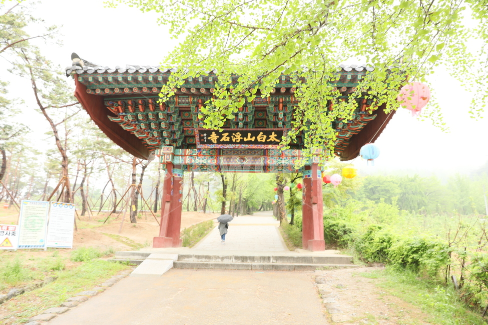 영주,부석사,일주문,사찰,풍경,나무,한국전통,한국문화,korean traditional,korean culture,건축물,건물외관,exterior,building,structure,architecture,construction