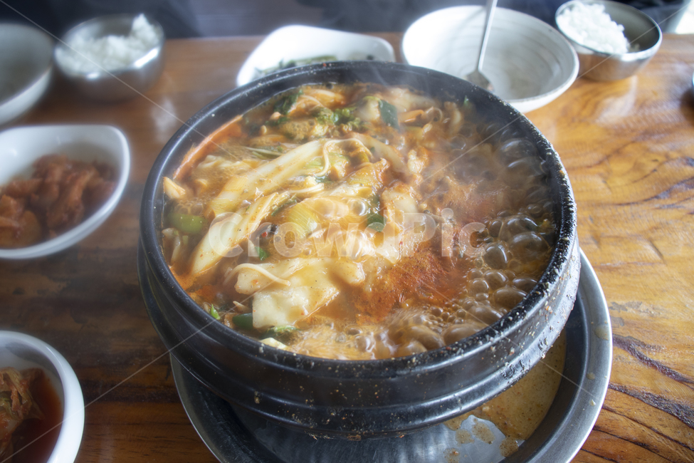 bowl,사발,dish,요리,음식,추어탕,한식,보양식,미꾸라지,탕,국요리,meal,food,식사,국물요리,탕요리,몸보신,koreancook,제철음식,koreanmeal,koreandishes,koreanfood,dishes,한국음식,foodcook,따뜻함,뜨거움,뜨거운탕,건강에좋은,식재료,음식,식재료,요리,food,cook,meal,dishes,food reserves,한식,한국음식,한국요리,korean food,korean dishes,korean meal,korean cook