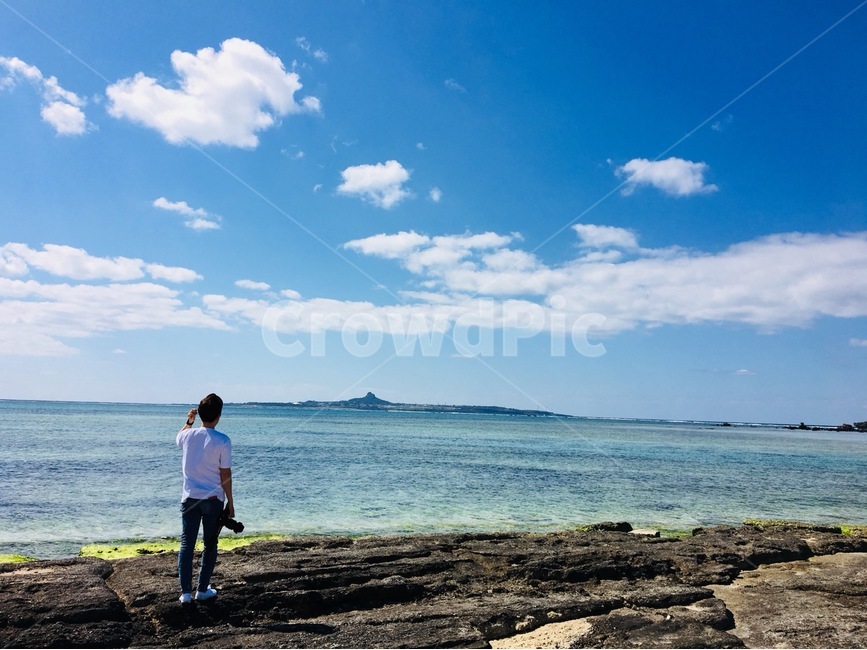 바다,날씨,해변,남자,카메라,camera,beach,sea,sky,cloud,사람,인물,인간,human,person,남성,남자,man,male,여행,휴가,traveling,vacation,trip,사진작가,포토그래퍼,photographer