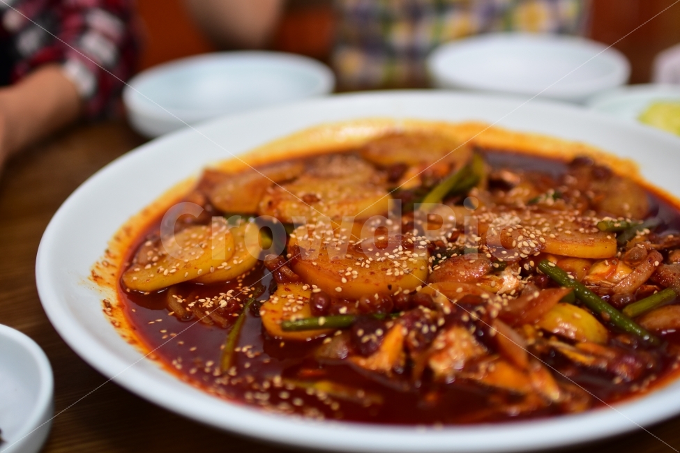 음식,조림,밥도둑,쥐치조림,객주리조림,빨강,달콤,매콤,생선요리,제주도,식당,생선,음식,식재료,요리,food,cook,meal,dishes,food reserves,수산물,해산물,fishery products,seafood,한식,한국음식,한국요리,korean food,korean dishes,korean meal,korean cook